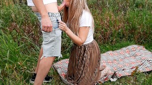 Naughty Picnic – Amateur Couple Outdoors Fuck
